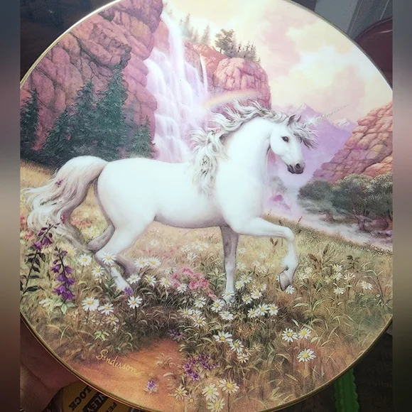 RAINBOW VALLEY OF THE UNICORN PLATE 24 k gold rim - Picture 1 of 4